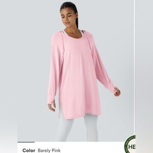 NWOT HALARA Long Sleeve Hoodie lightweight modern oversized size M. Stretch soft